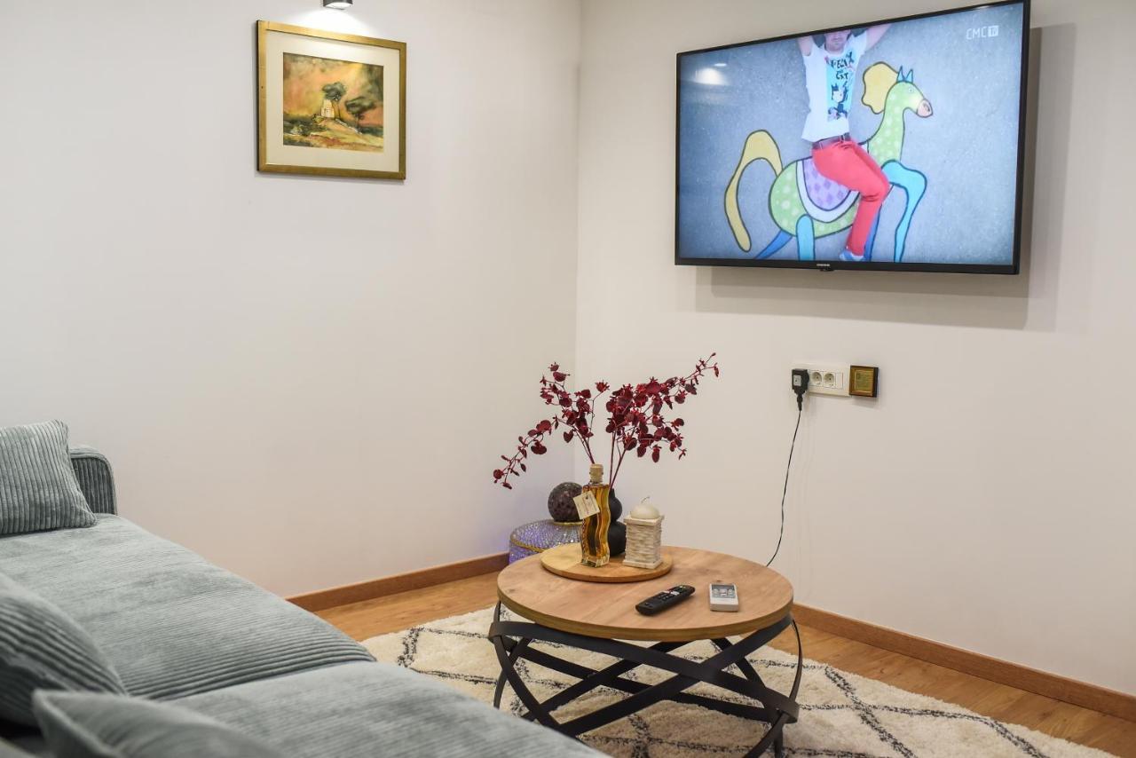 Appartamento Apartman Maja Zara Esterno foto
